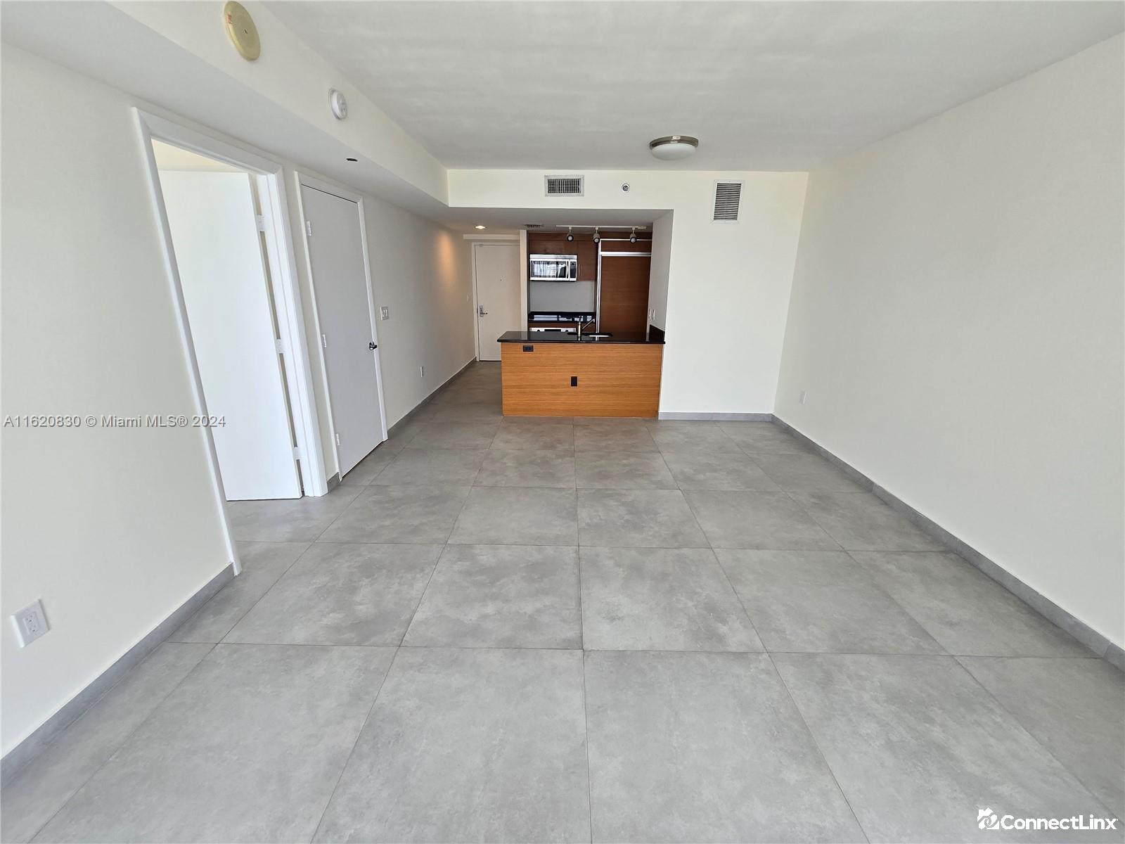Photo 4 of 1 bed condo in Miami