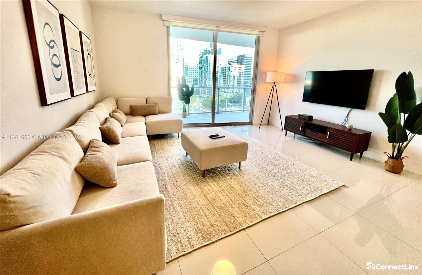 1 Bed Condo in Brickell, Miami