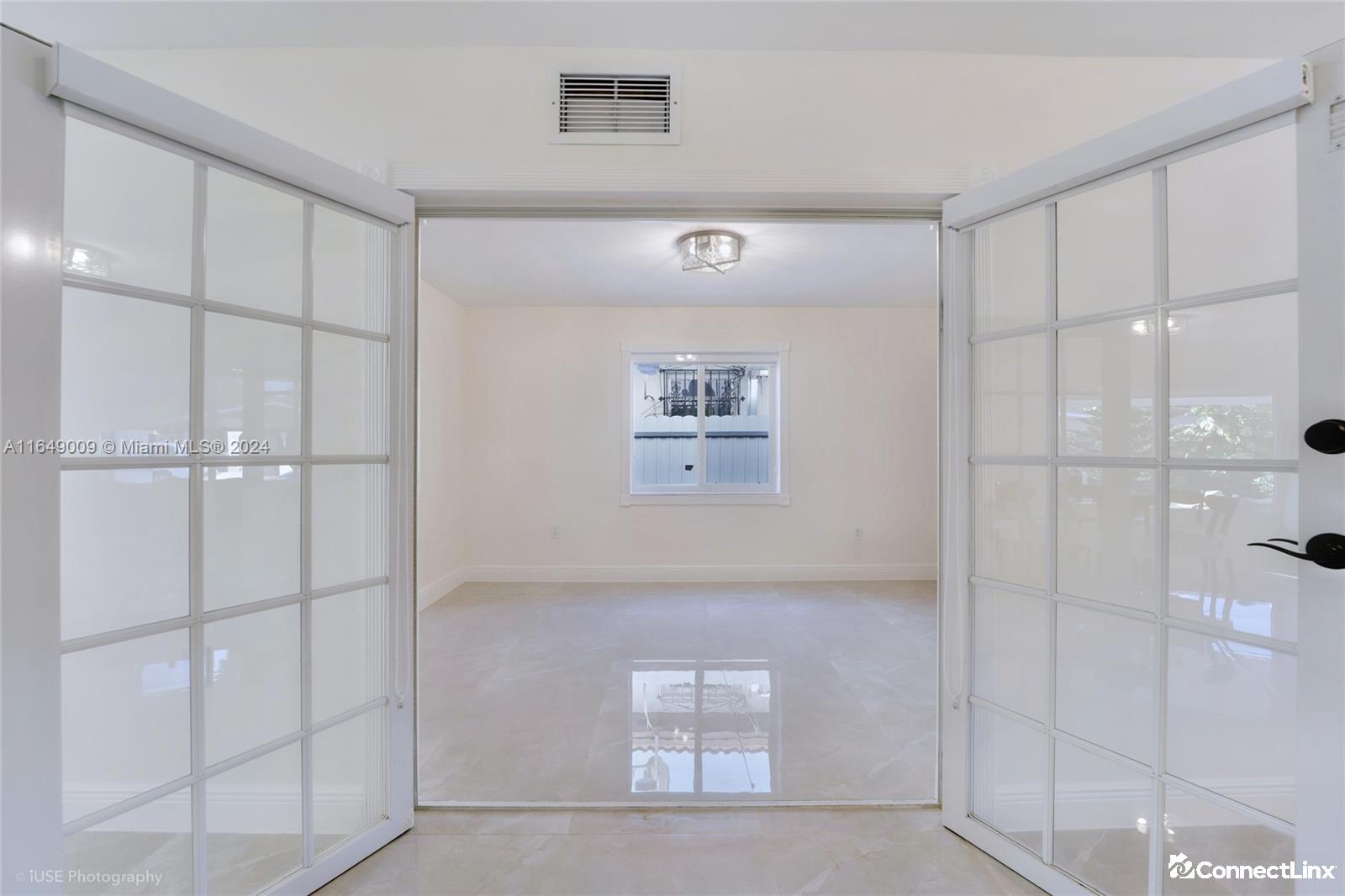 Photo 8 of 3 bed single family home in Coral Gables