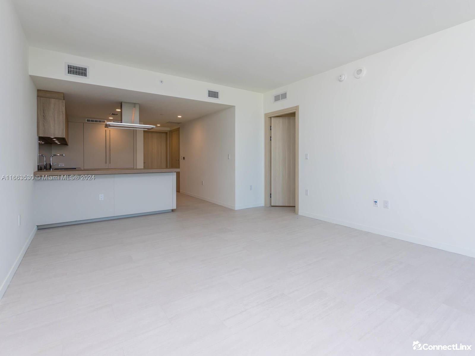 Photo 6 of 1 bed condo in Miami