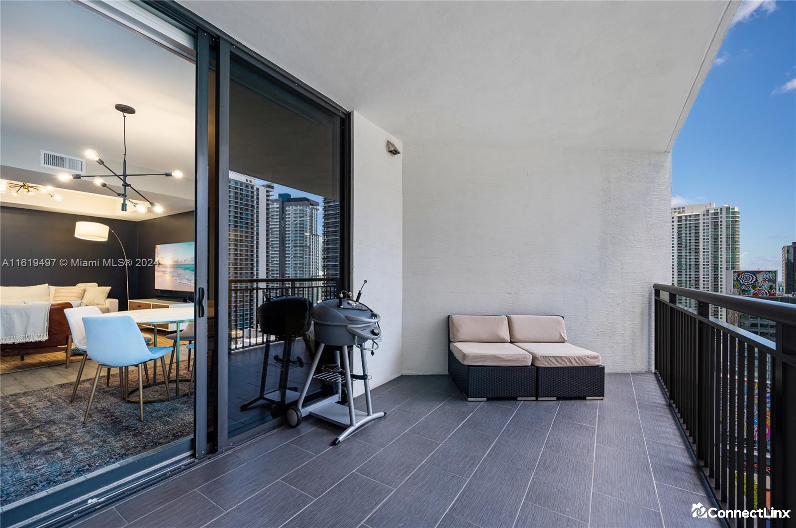 Photo 6 of 2 bed condo in Miami