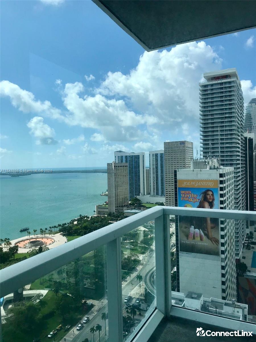 2 Bed Condo in Downtown Miami, Miami