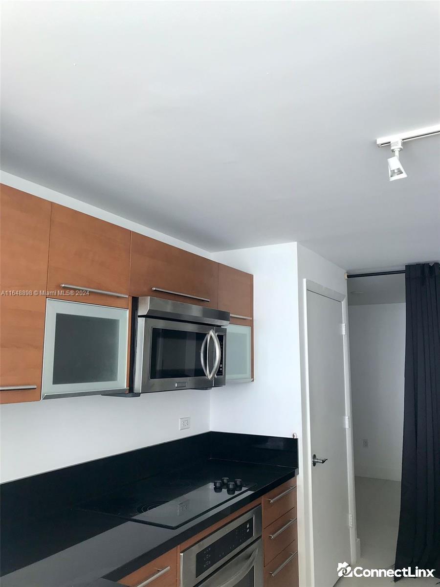 Photo 3 of 2 bed condo in Miami