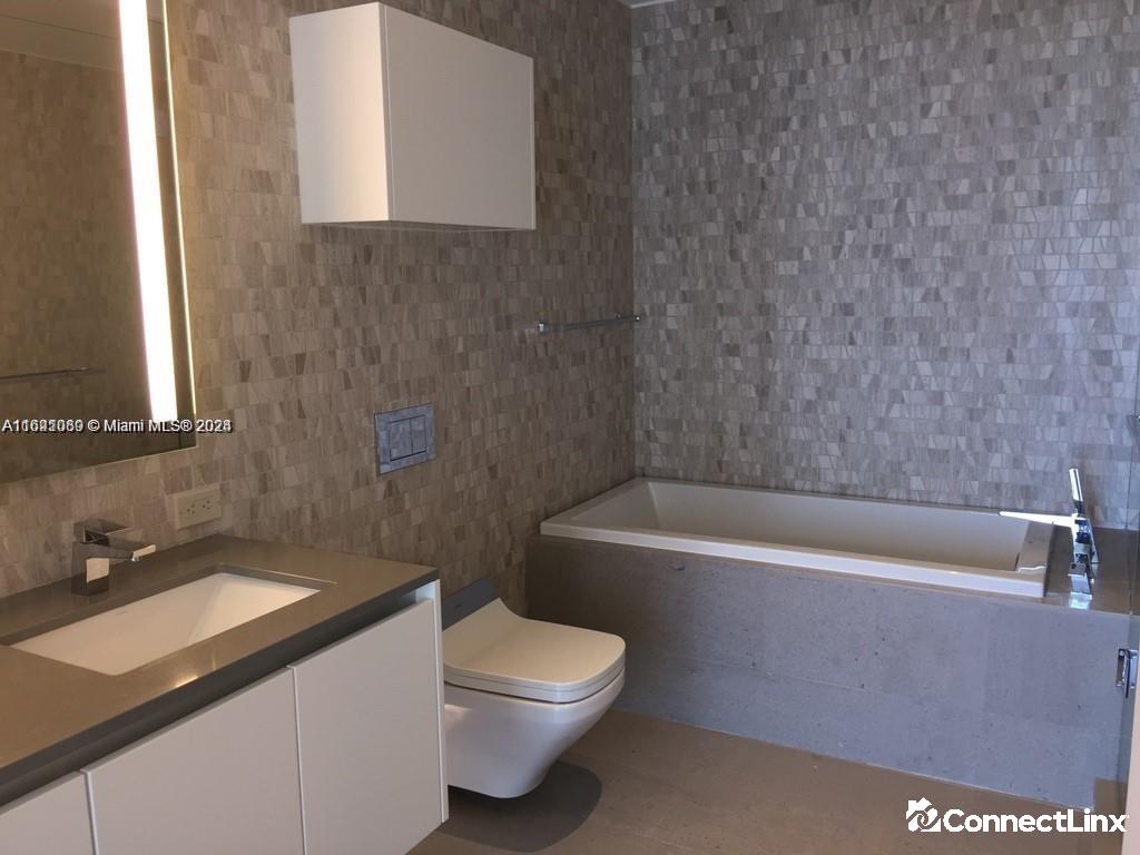 Photo 4 of 1 bed condo in Miami