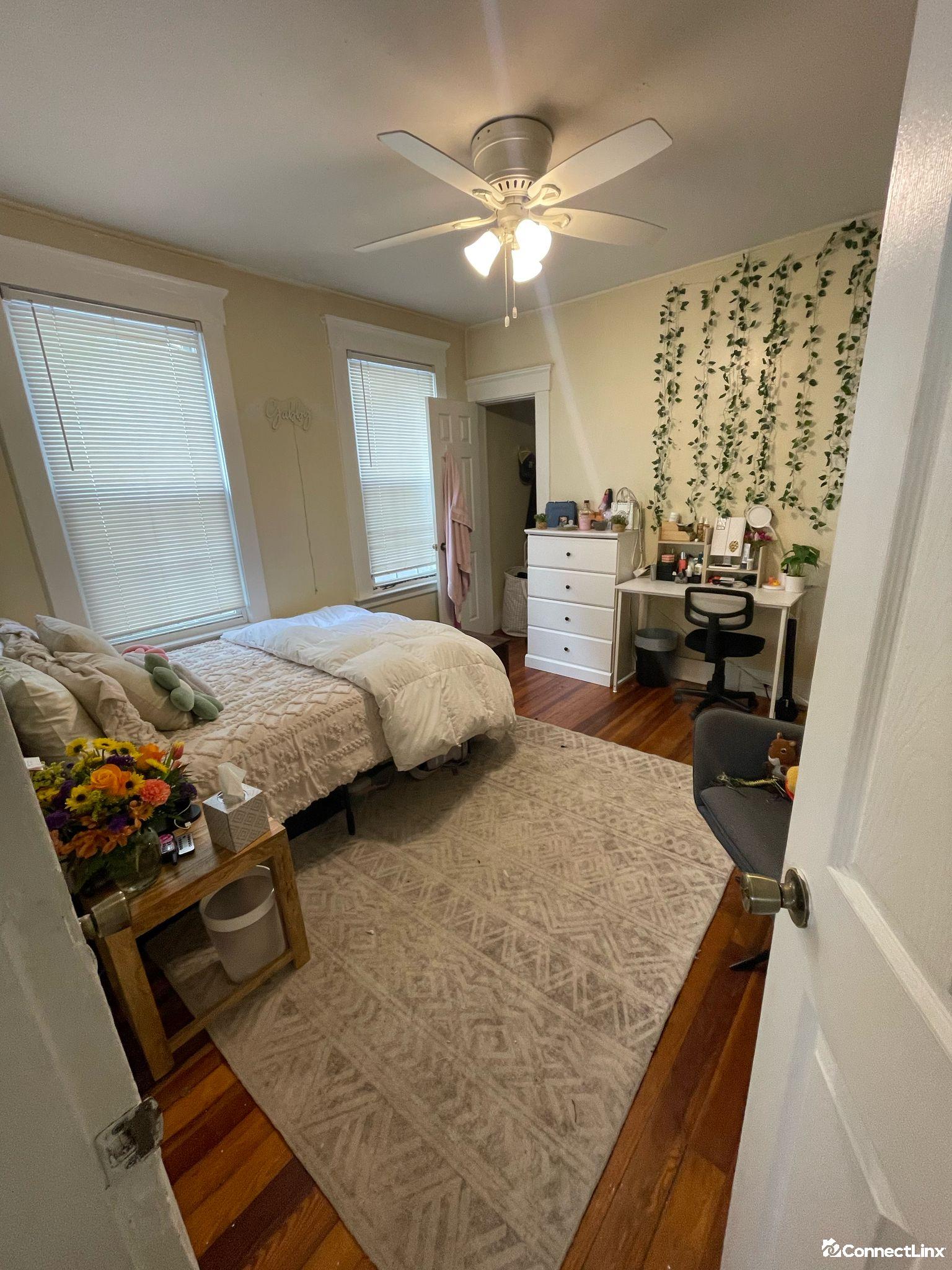 Photo 4 of 3 bed apartment in New Haven