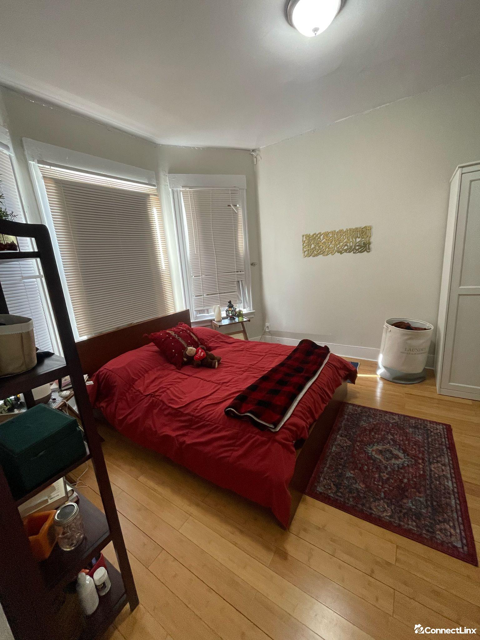 Photo 6 of 3 bed apartment in New Haven