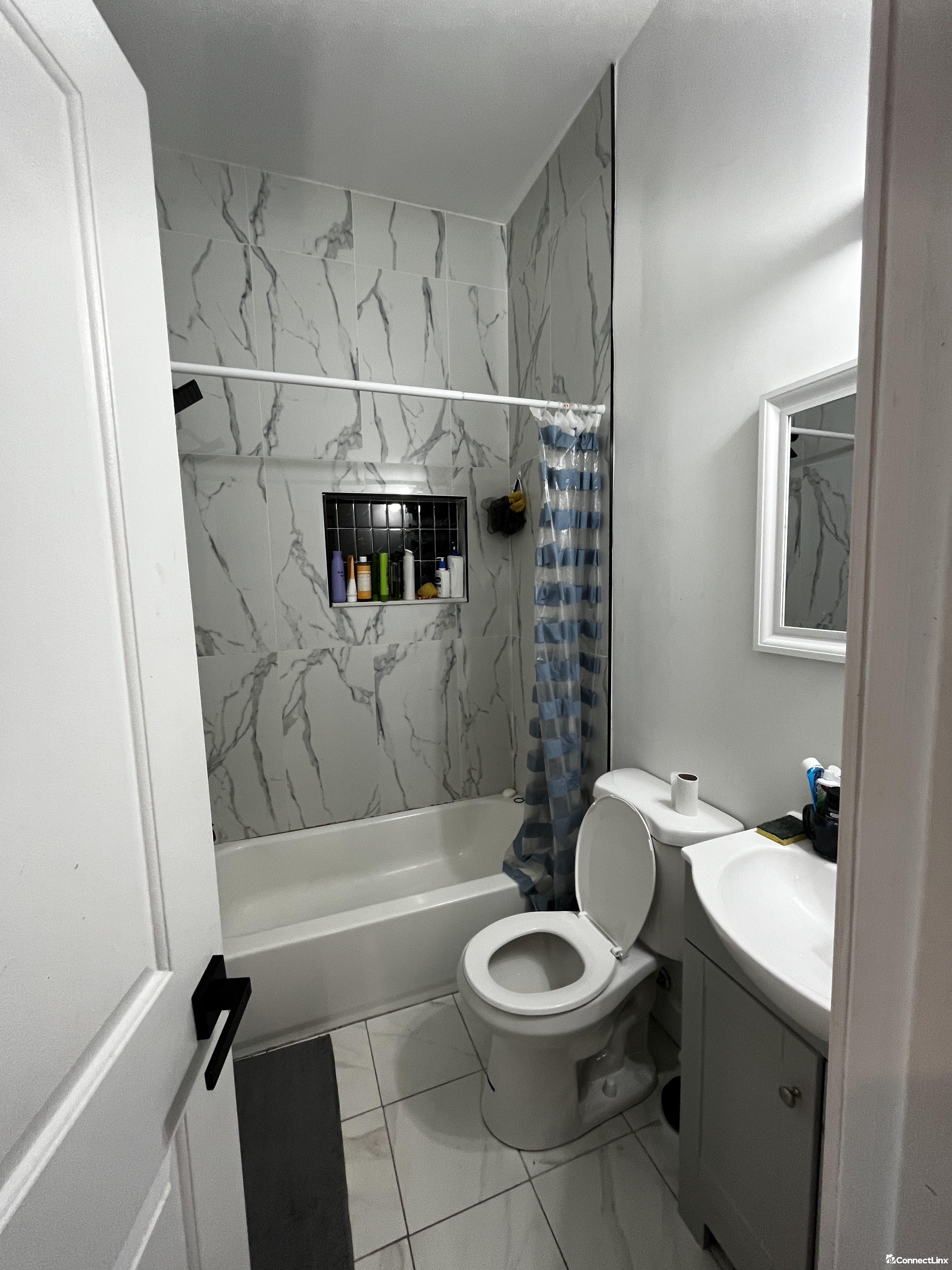 Photo 8 of 3 bed apartment in New Haven