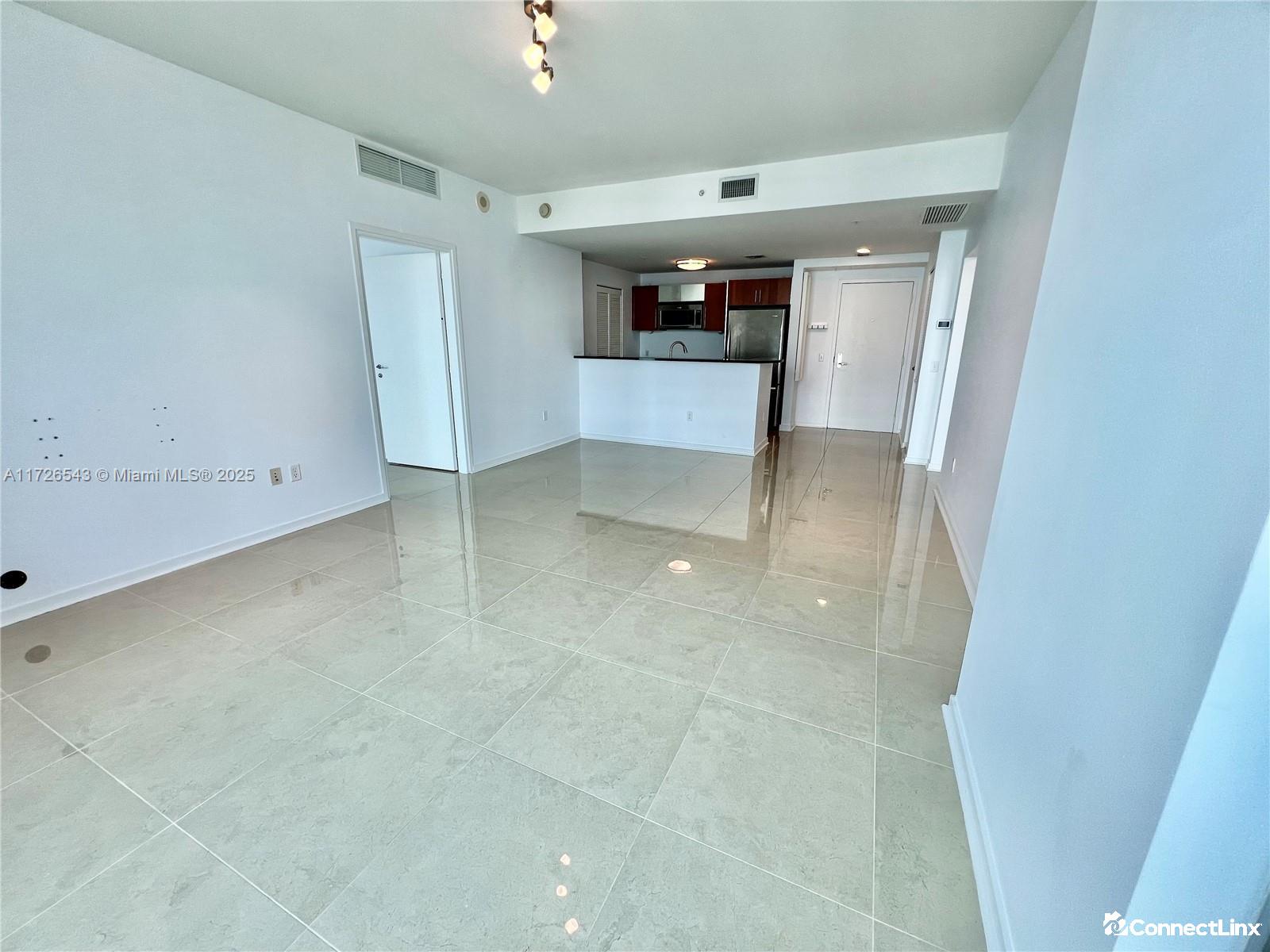 Photo 5 of 2 bed condo in Miami