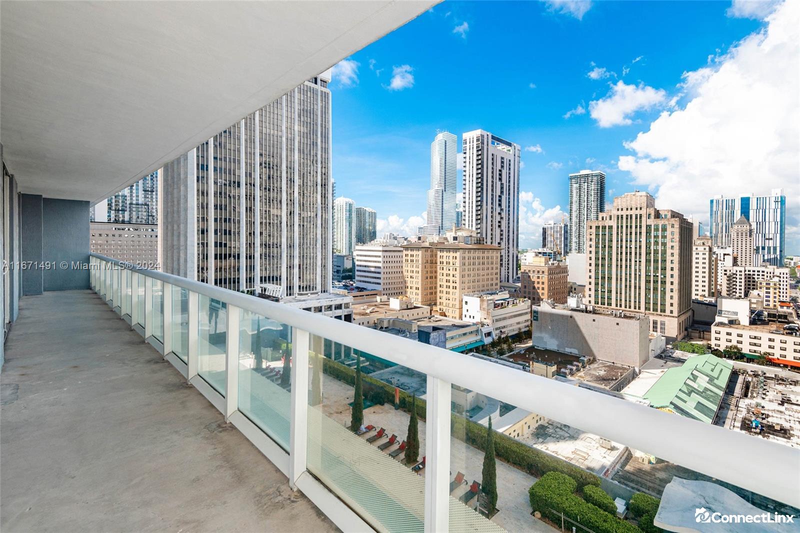 Photo 4 of 2 bed condo in Miami