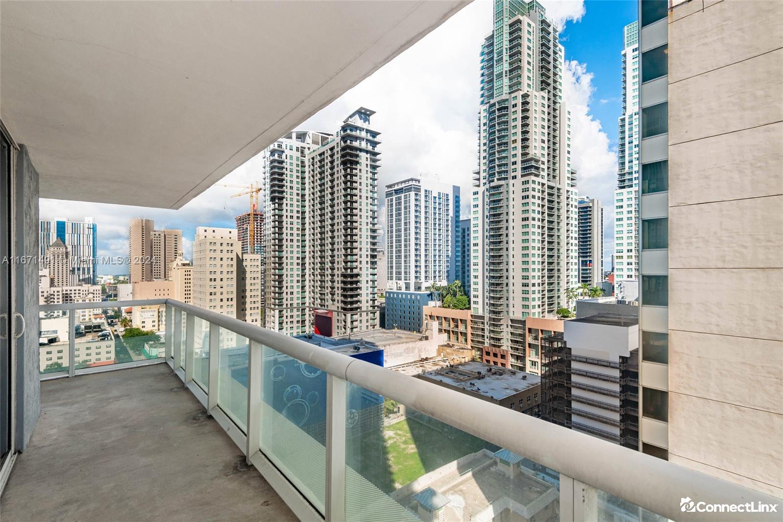 Photo 6 of 2 bed condo in Miami