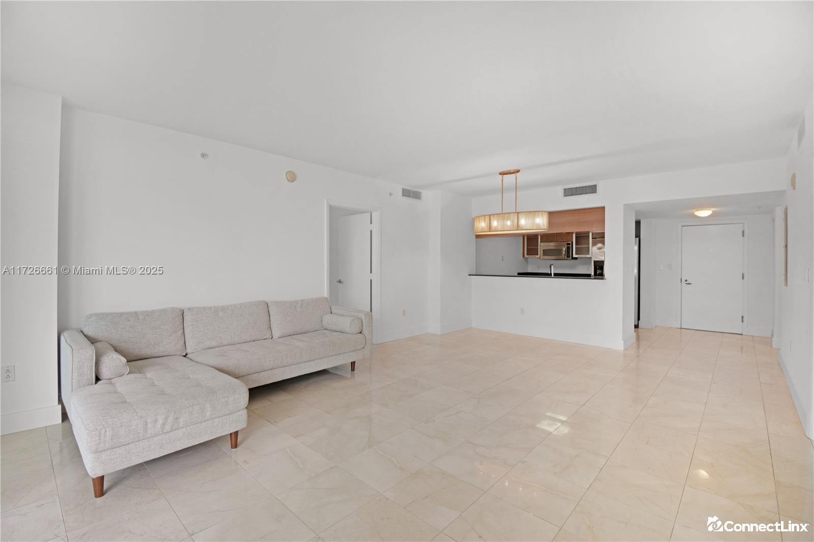 Photo 2 of 2 bed condo in Miami