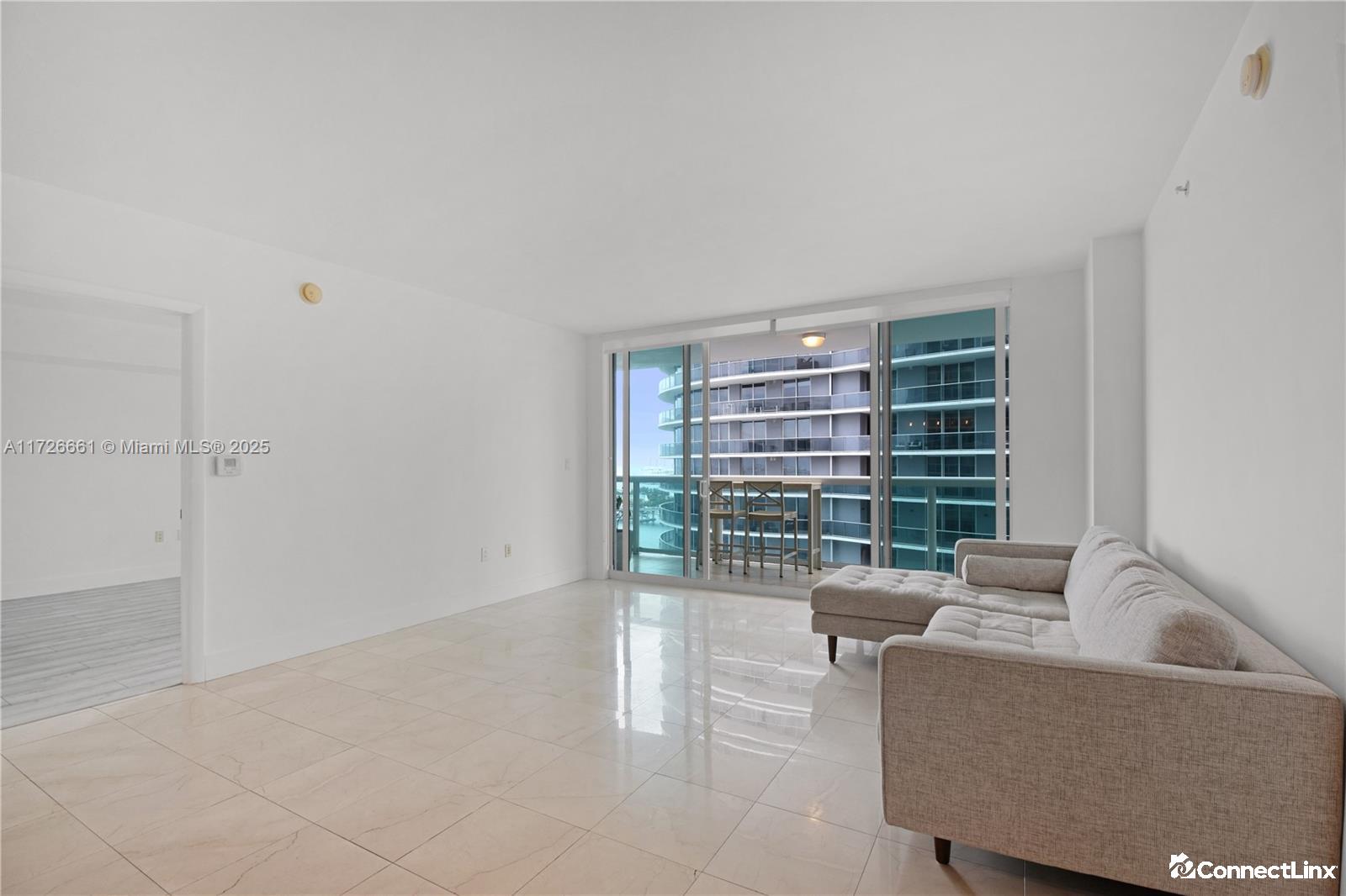 Photo 6 of 2 bed condo in Miami