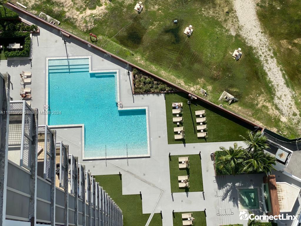 Photo 6 of 2 bed condo in Miami