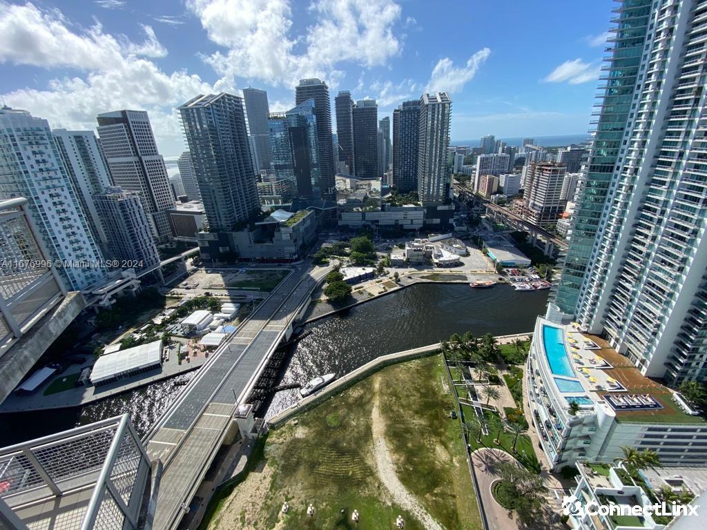 Photo 7 of 2 bed condo in Miami