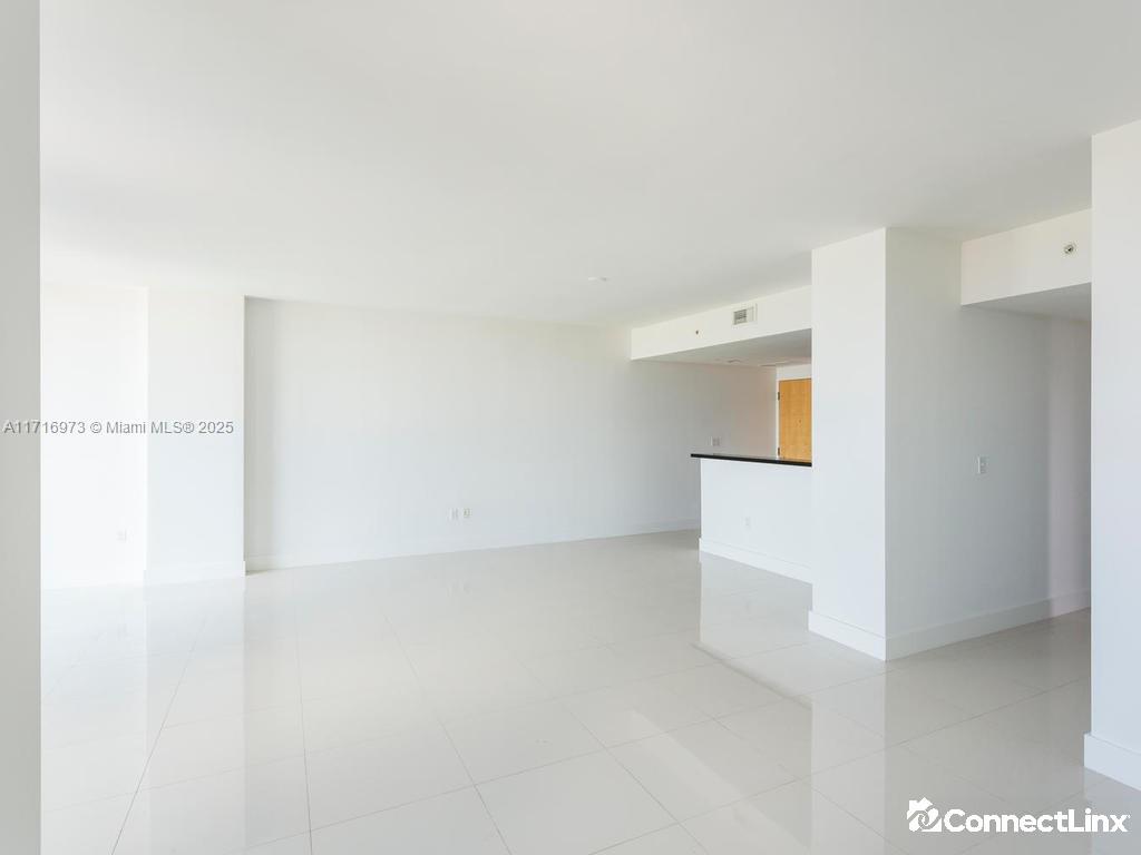 Photo 2 of 2 bed condo in Miami