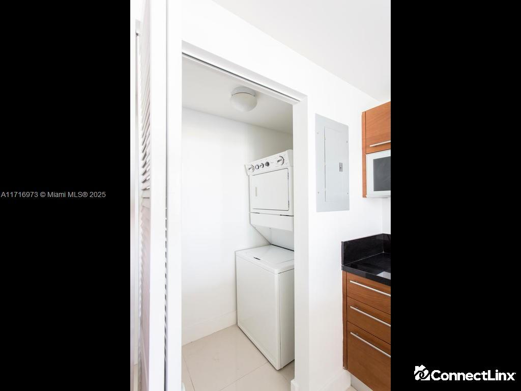 Photo 6 of 2 bed condo in Miami