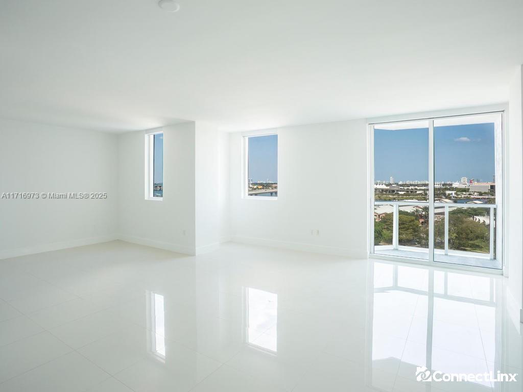 Photo 4 of 2 bed condo in Miami