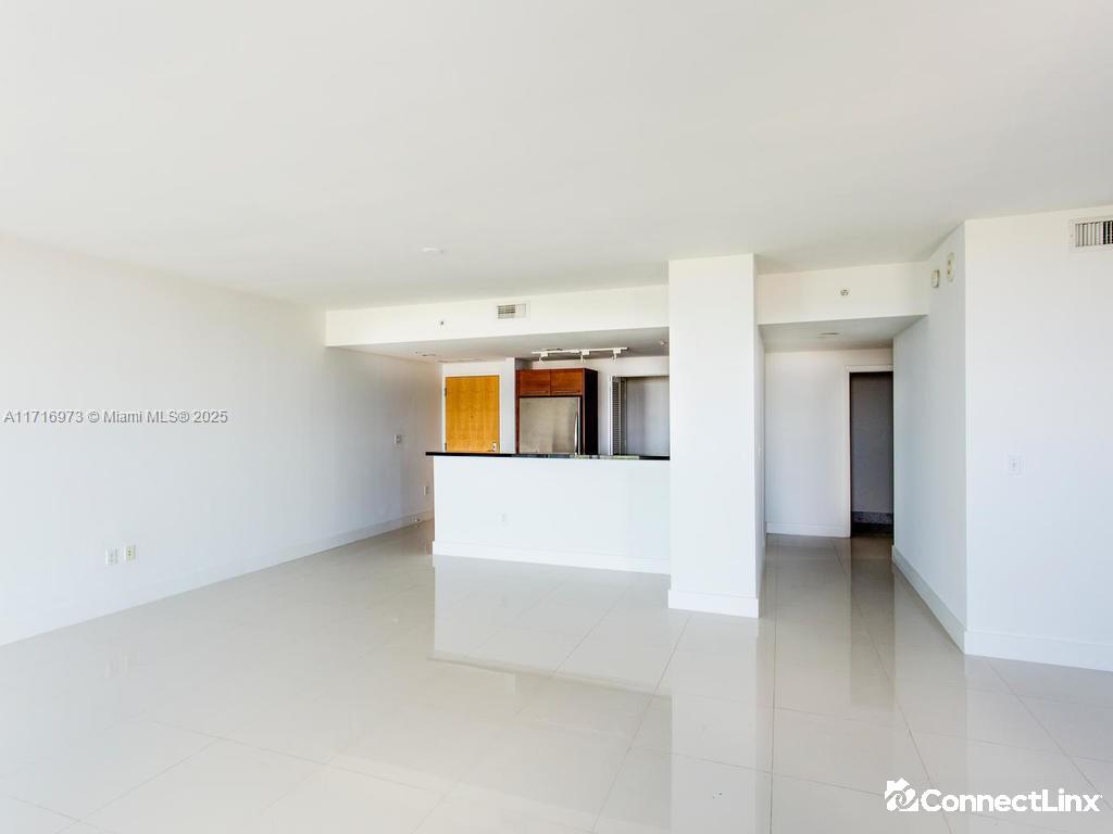 Photo 5 of 2 bed condo in Miami