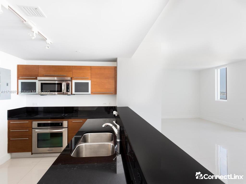 Photo 8 of 2 bed condo in Miami