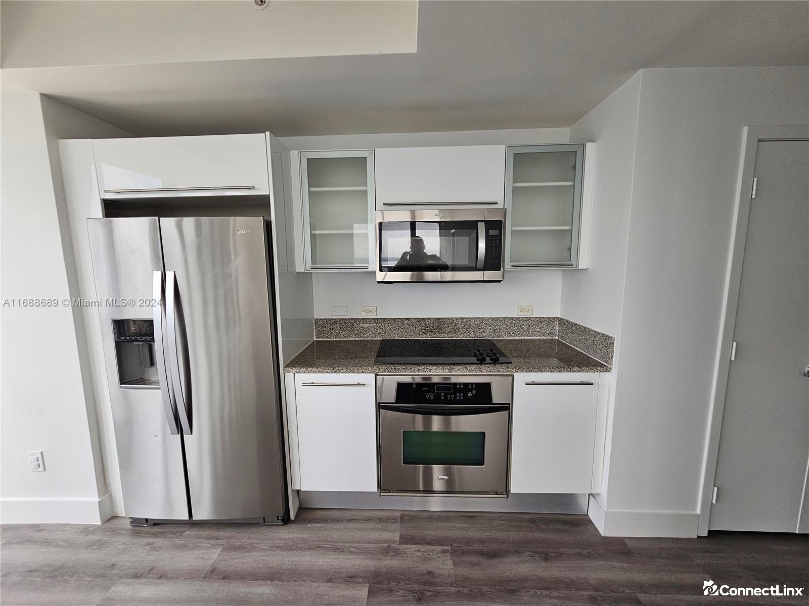 Photo 5 of 2 bed condo in Miami