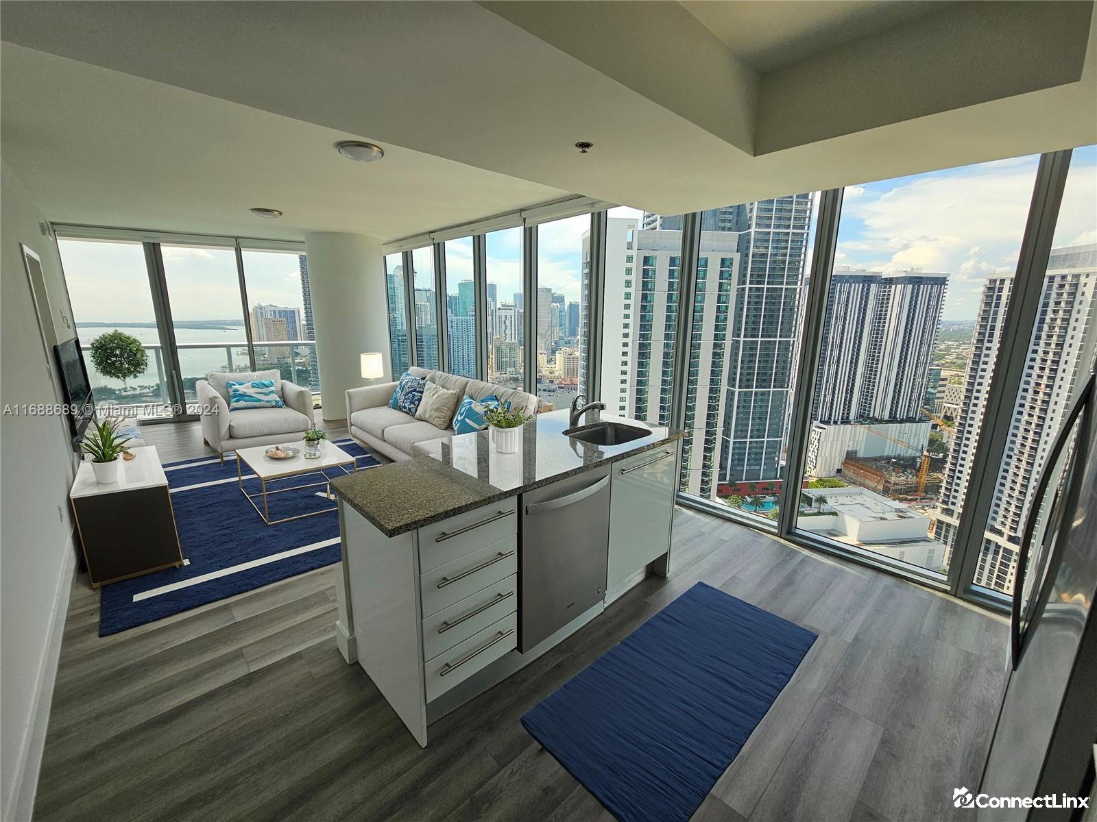 Photo 6 of 2 bed condo in Miami