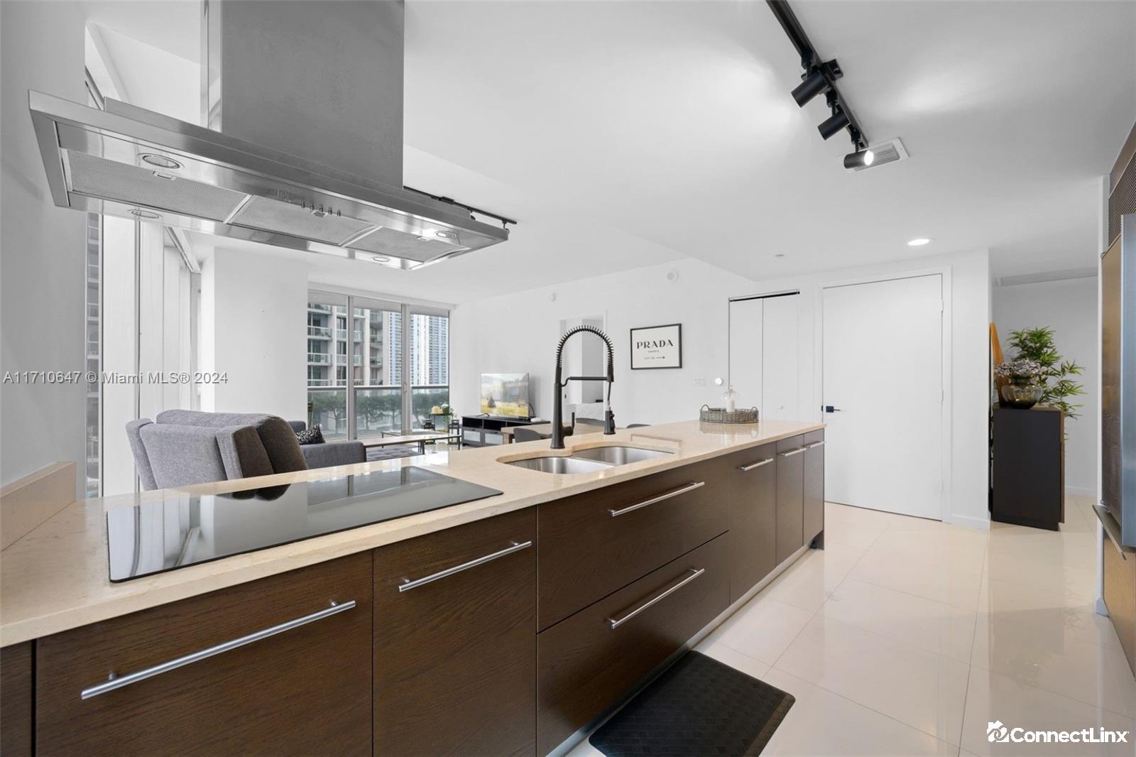 Photo 2 of 2 bed condo in Miami