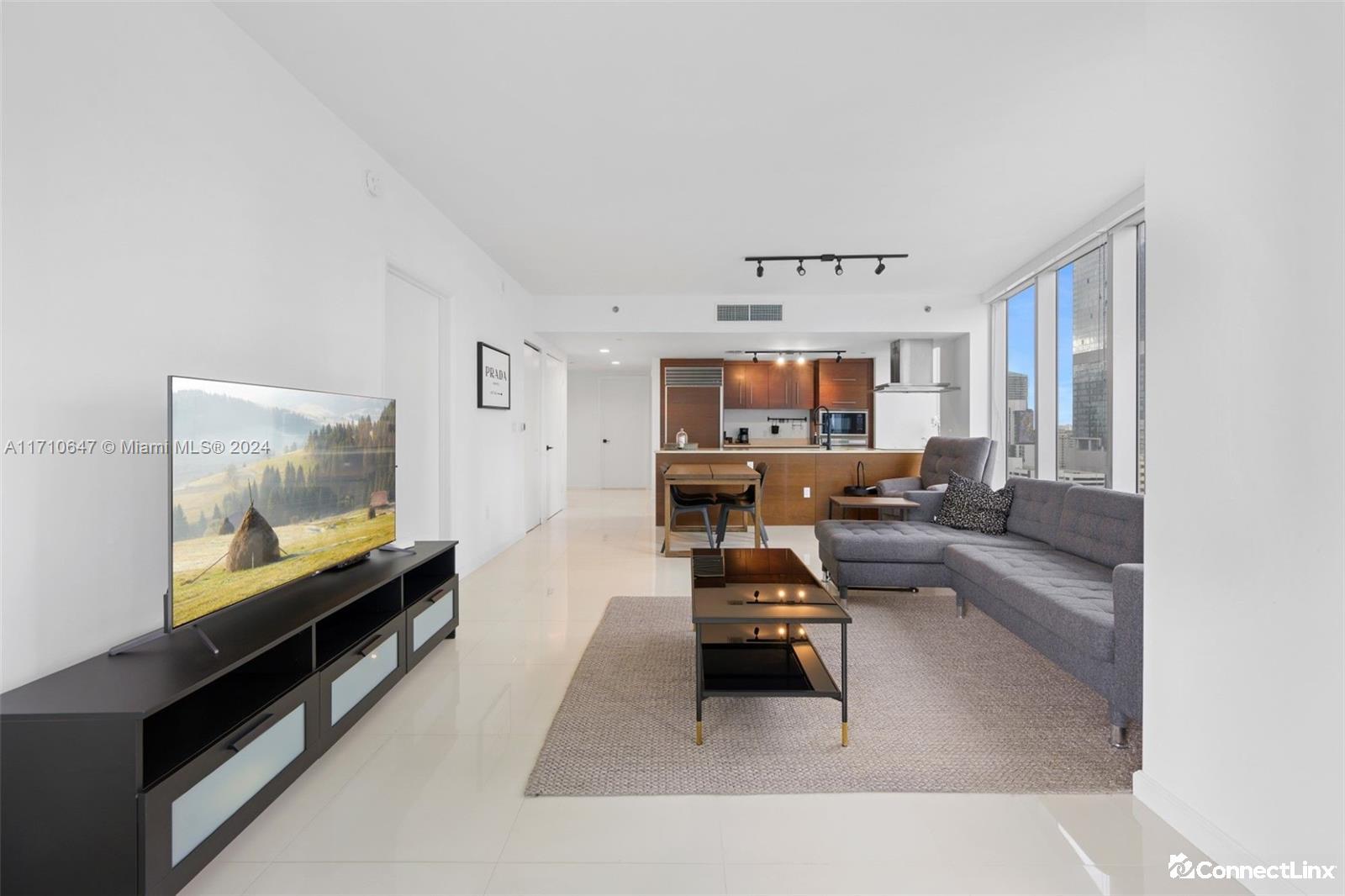 Photo 4 of 2 bed condo in Miami