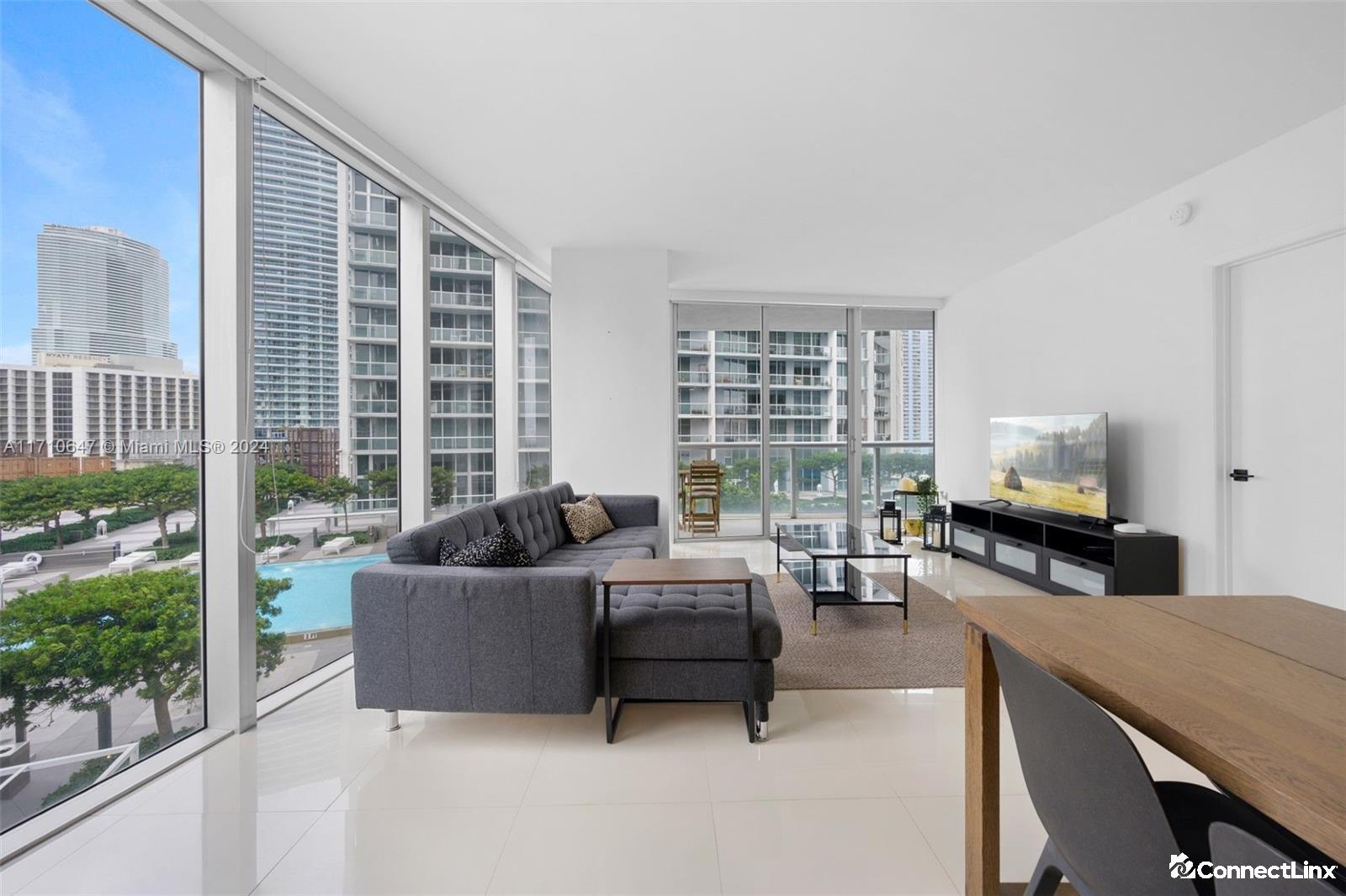 Photo 6 of 2 bed condo in Miami