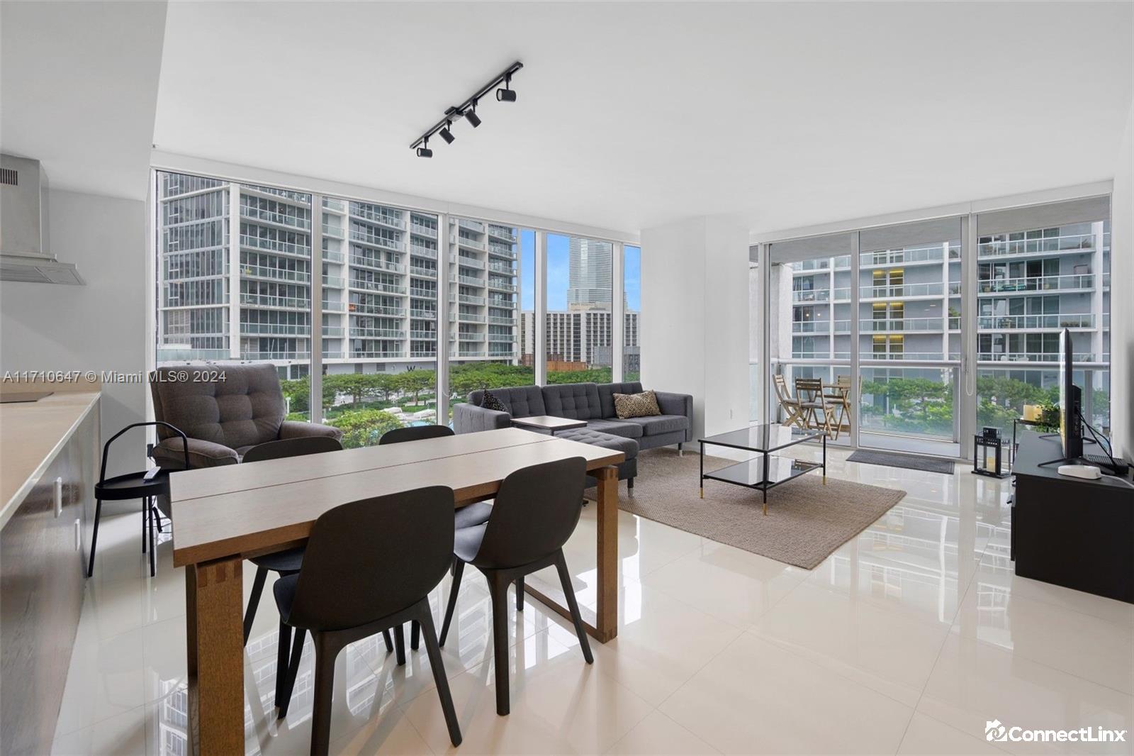 Photo 7 of 2 bed condo in Miami