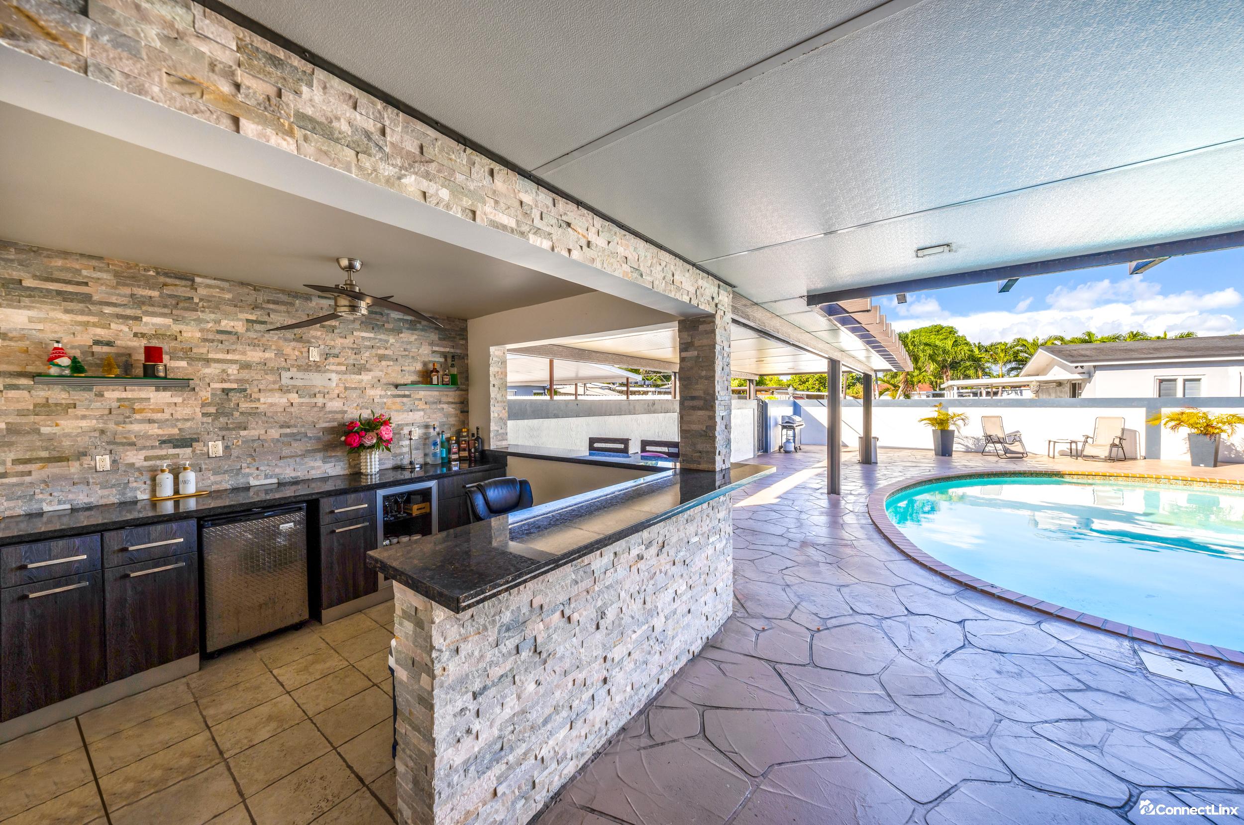 Photo 6 of 3 bed single family home in Hialeah