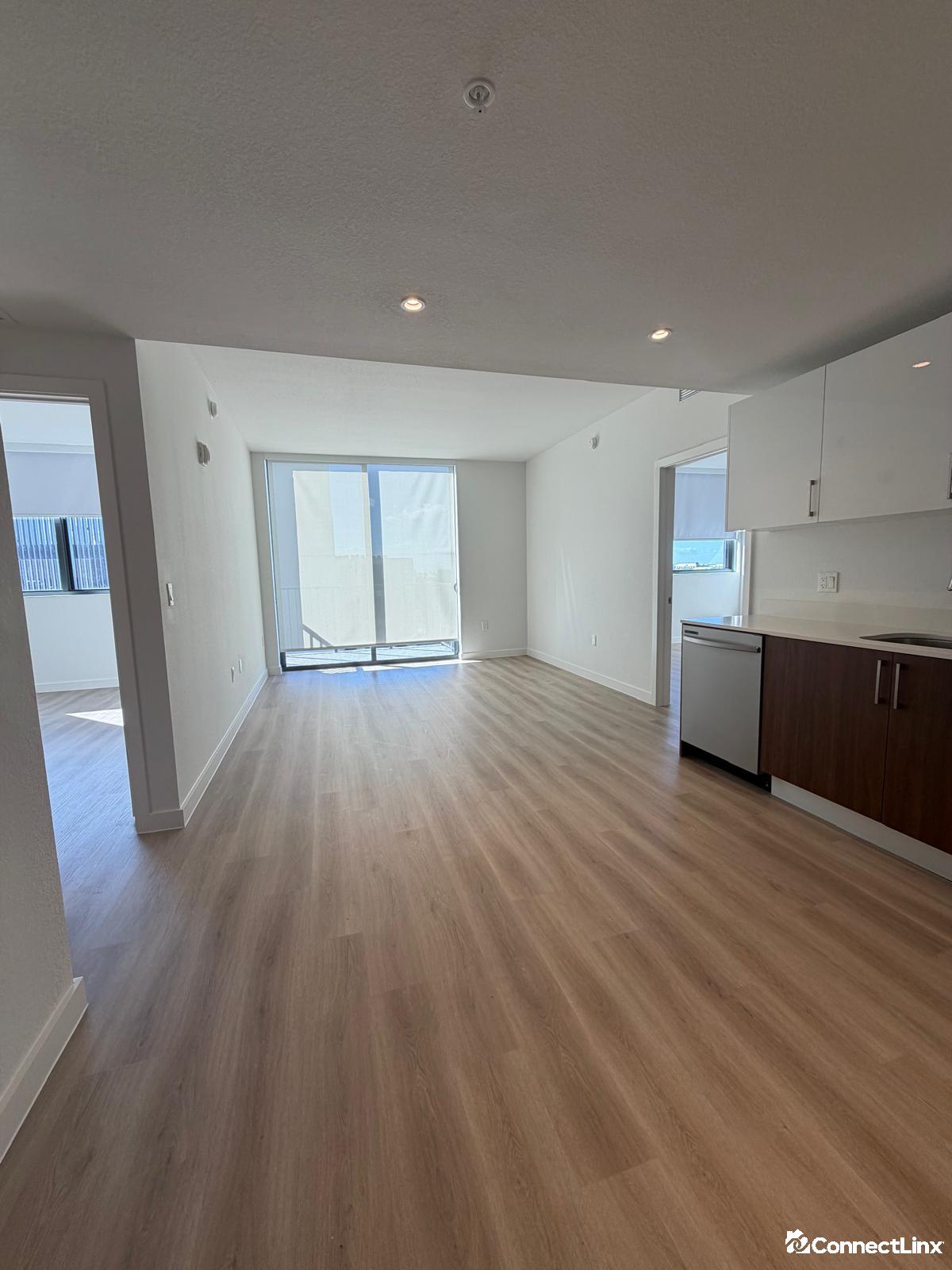 Photo 5 of 1 bed apartment in Miami