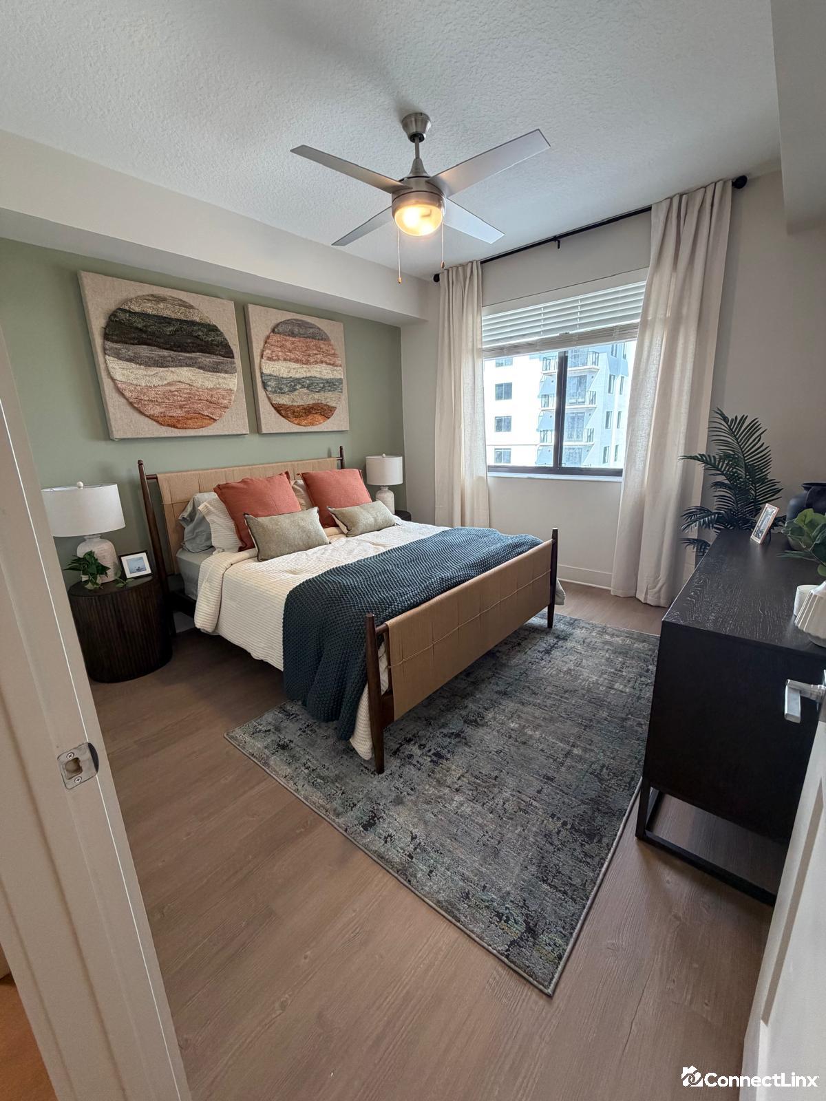 Photo 2 of 1 bed apartment in Miami