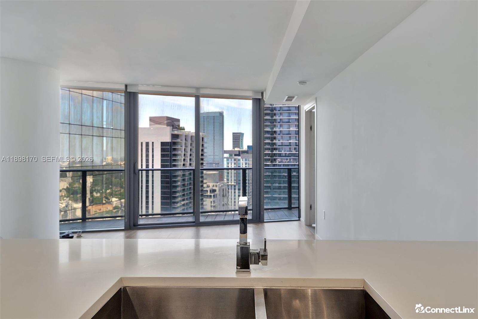 Photo 6 of 3 bed condo in Miami