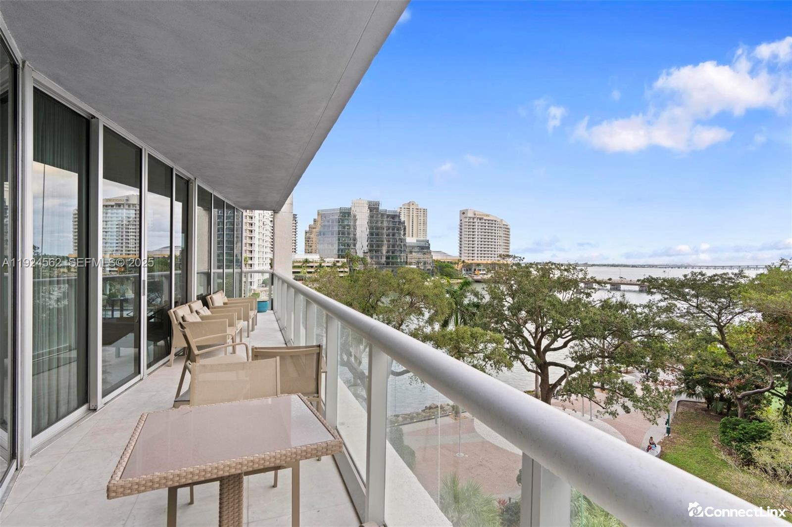 Photo 8 of 3 bed condo in Miami
