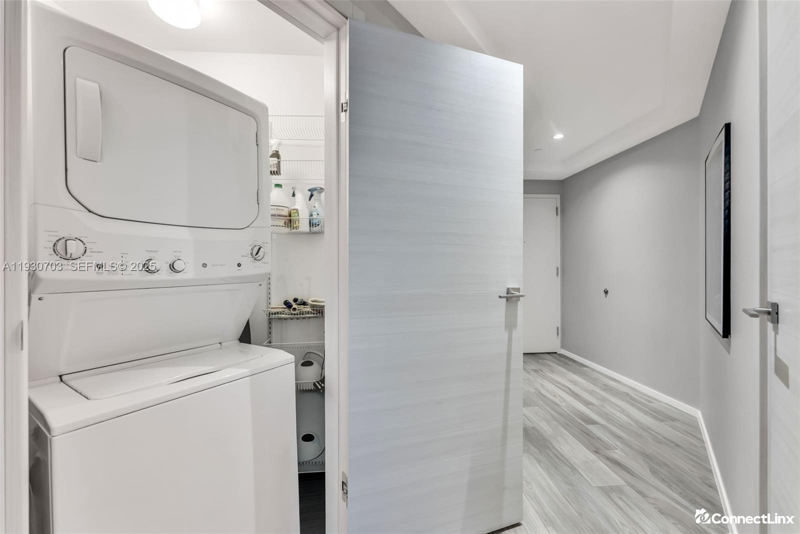 Photo 4 of 2 bed condo in Miami