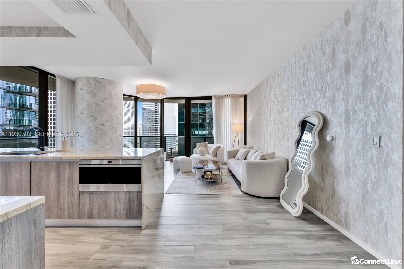Photo 5 of 2 bed condo in Miami
