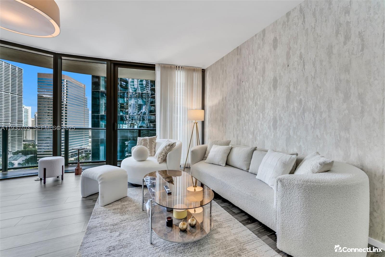 Photo 6 of 2 bed condo in Miami