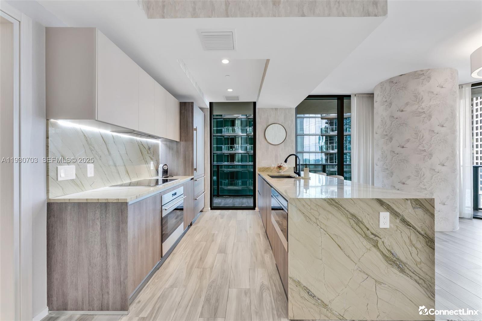 Photo 7 of 2 bed condo in Miami