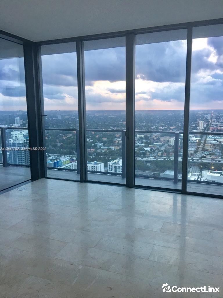 Photo 6 of 3 bed condo in Miami