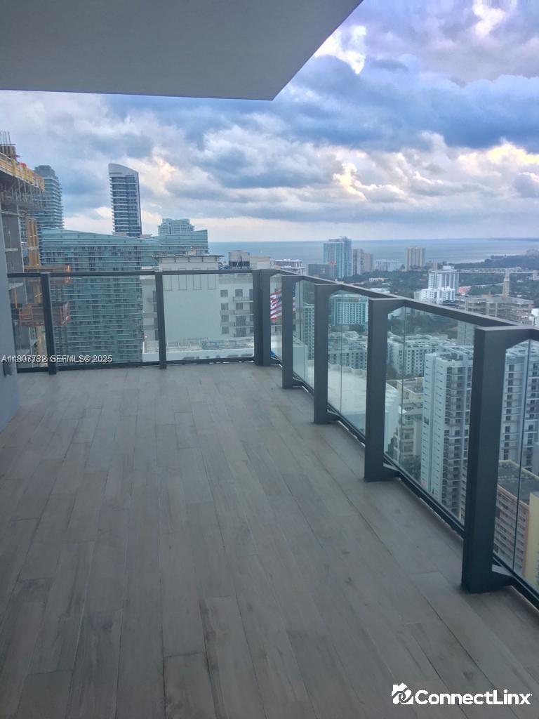 Photo 7 of 3 bed condo in Miami