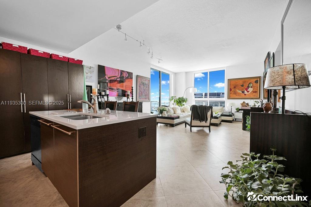 2 bed Condo in Miami