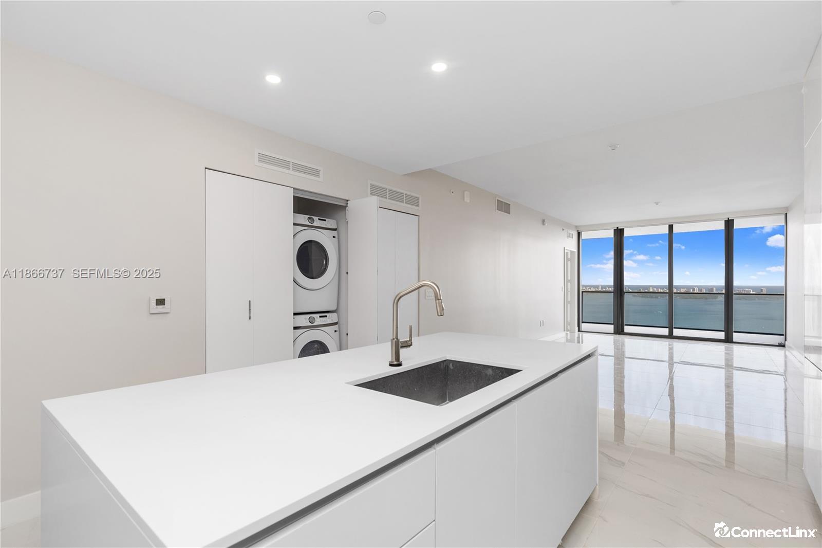 3 bed Condo in Miami
