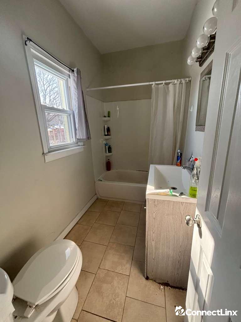 Photo 7 of 5 bed single family home in West Haven