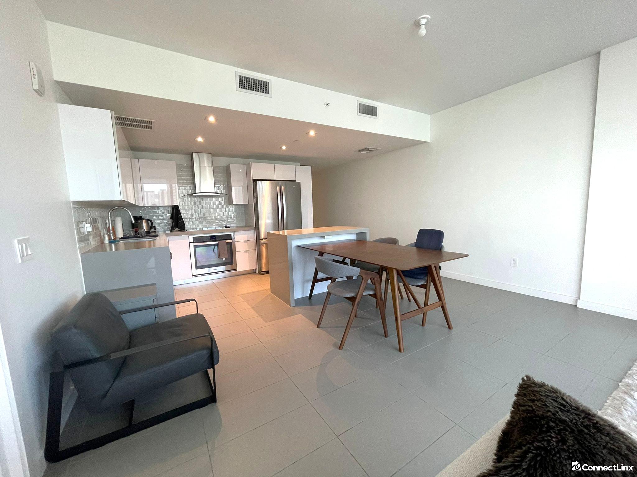 Photo 4 of 2 bed condo in Miami