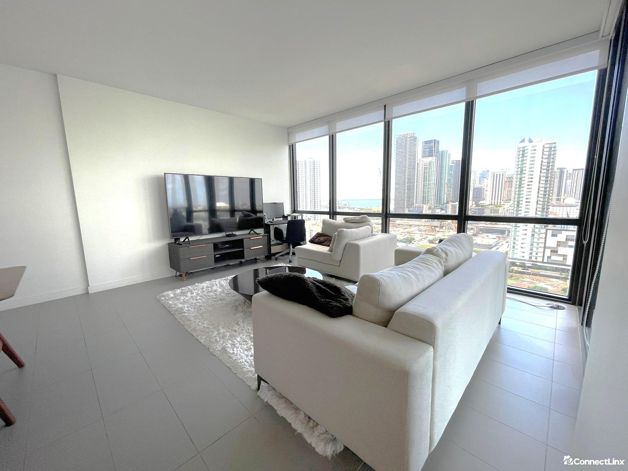 Photo 3 of 2 bed condo in Miami