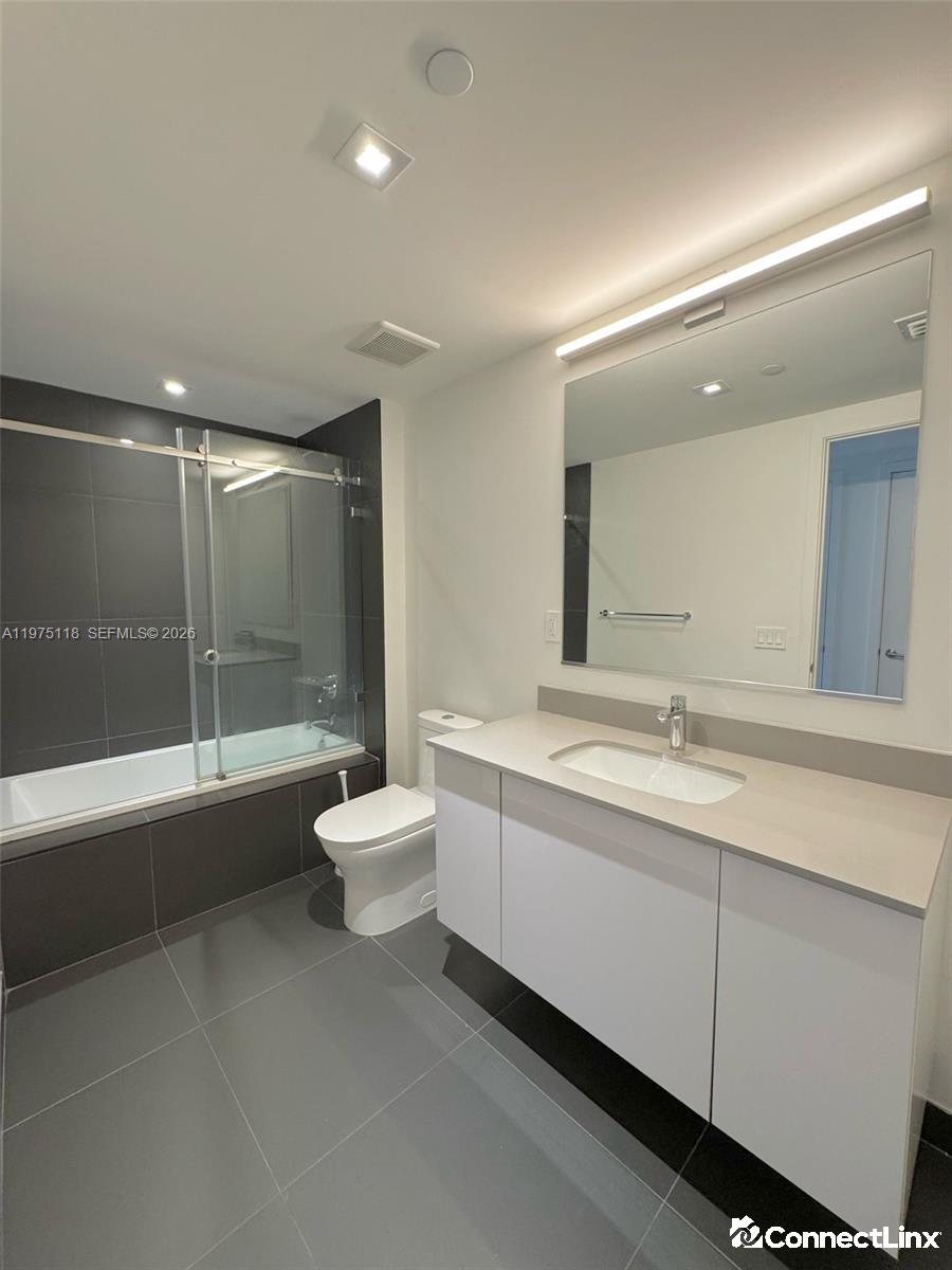 Photo 7 of 2 bed condo in Miami