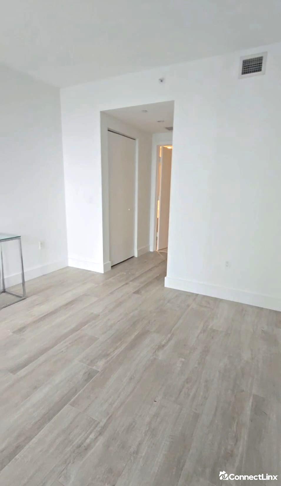 Photo 6 of 1 bed condo in Miami