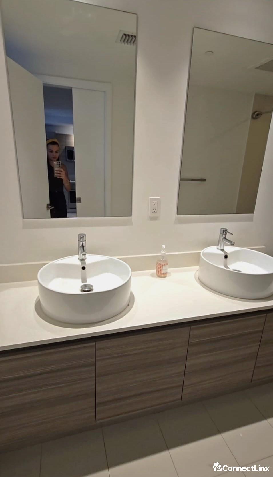 Photo 8 of 1 bed condo in Miami