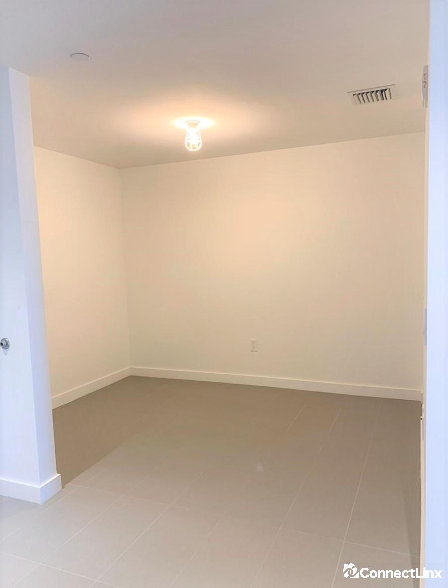 Photo 7 of 1 bed condo in Miami