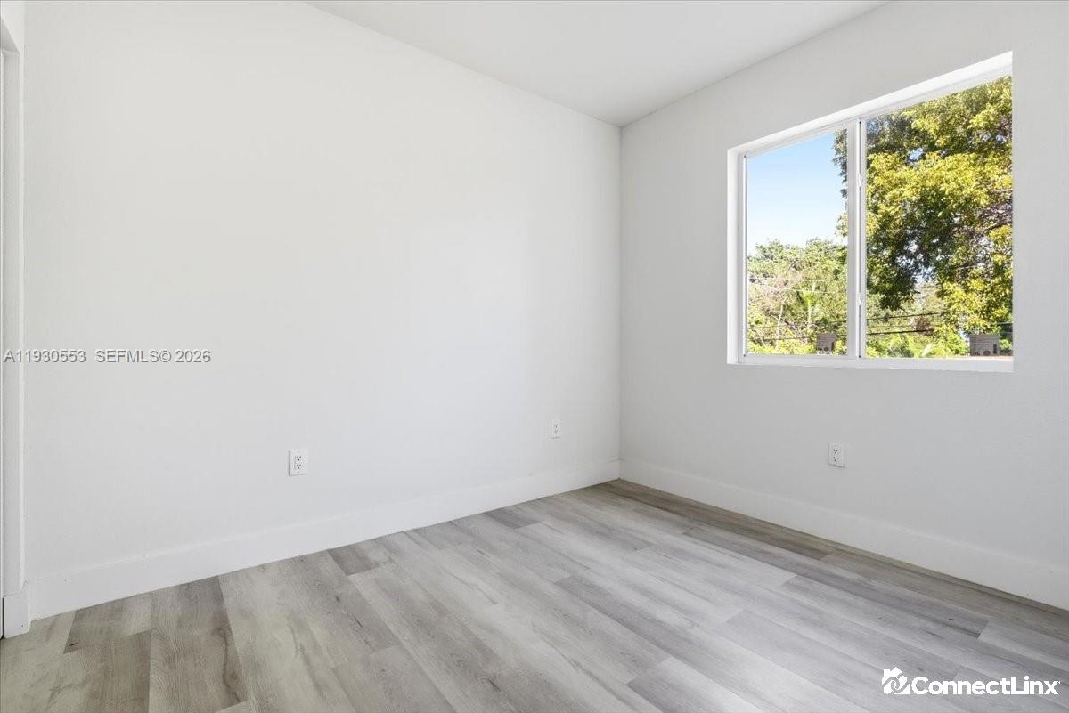 Photo 7 of 3 bed single family home in Miami